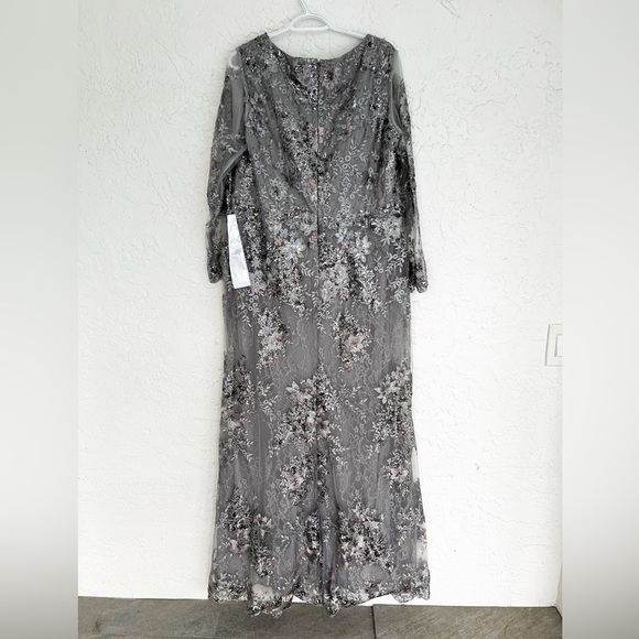 Mac Duggal V Neck Illusion Long Sleeve Embellished Evening Gown Plus Size 18 - Picture 9 of 11